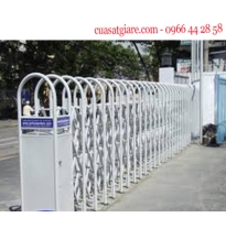 Cửa cổng xếp inox Xuân Thiện