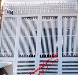 Cửa cổng sắt 4 cánh XT2039 tại Sài Gòn và Bình Dương các tỉnh lân cận