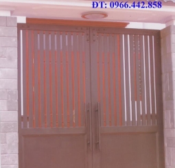 Cửa cổng sắt XT2005; Thi công cửa sắt