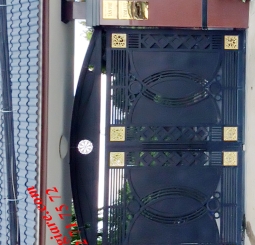 Cửa cổng XT2040, sơn tĩnh điện giá tốt