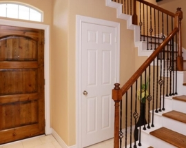 Cửa Sắt Giả Gỗ Có Phải Lựa Chọn Tốt