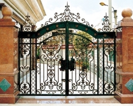 Cách Chọn Cửa Sắt Phù Hợp Với Ngôi Nhà