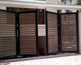 Nên Chọn Cửa Sắt Hay Cửa Nhôm Khi Làm Cửa Ra Vào