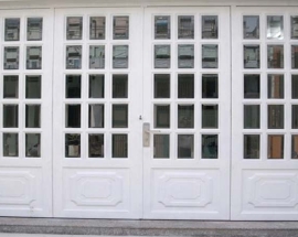 Kinh nghiệm phun sơn cửa sắt: bí quyết để cửa luôn sáng bóng như mới