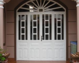 Cửa sắt 4 cánh giá rẻ chất lượng