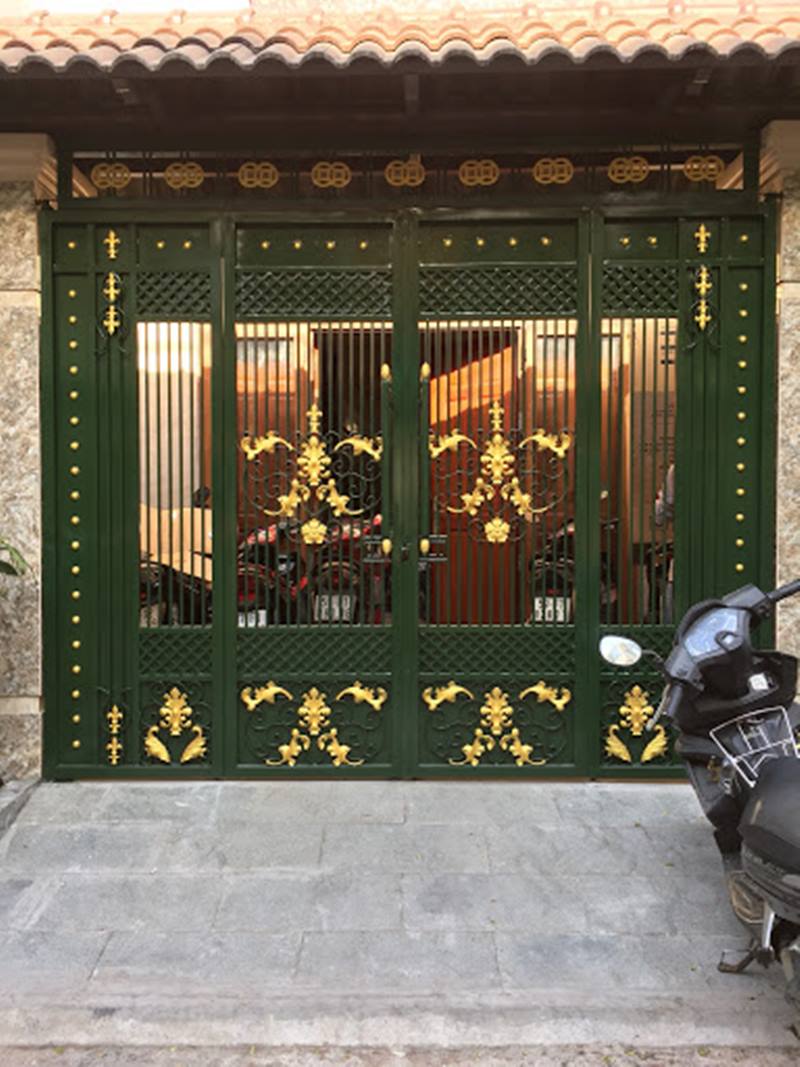 cửa cổng sắt 2 cánh