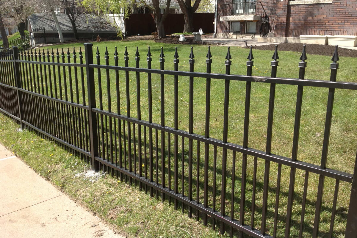 hàng rào sắt tròn