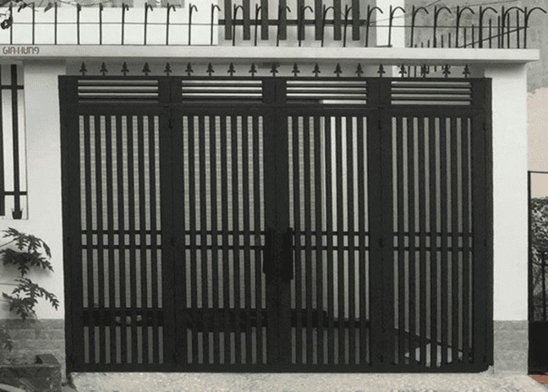 cửa cổng sắt 4 cánh