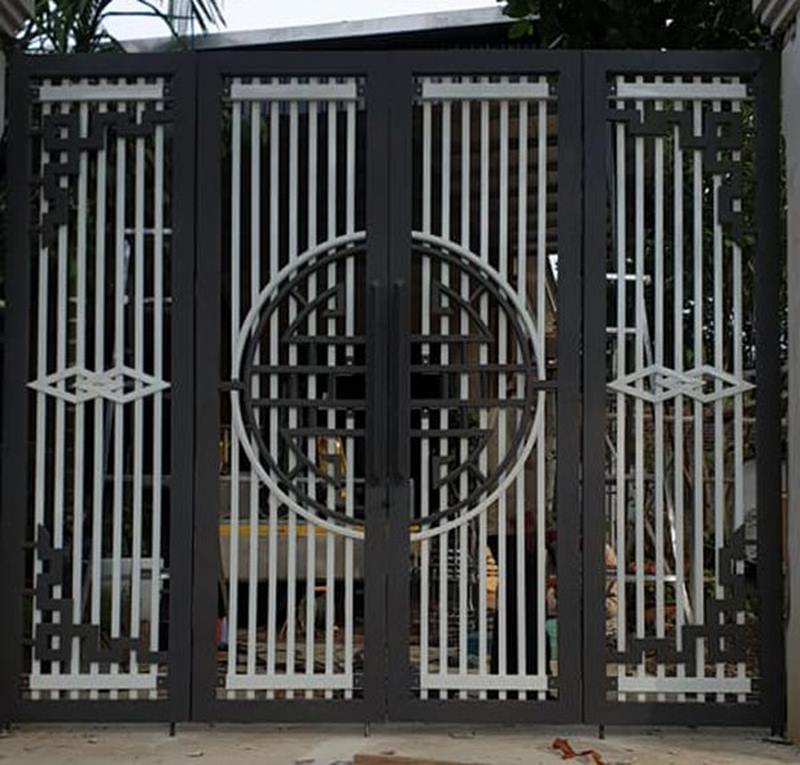 cửa cổng sắt 4 cánh