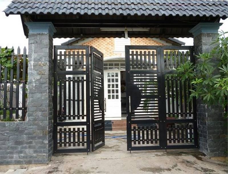 cửa cổng sắt 4 cánh