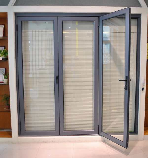 Có những loại bản lề cửa nhôm nào trên thị trường?