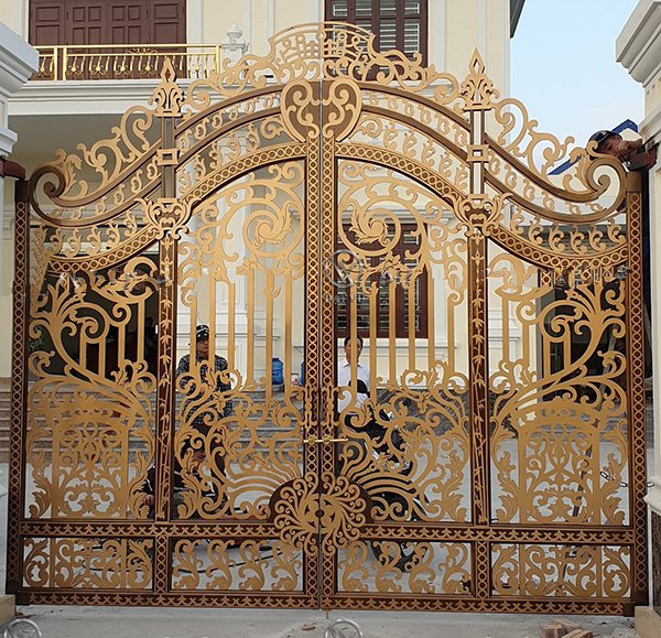 Cửa sắt