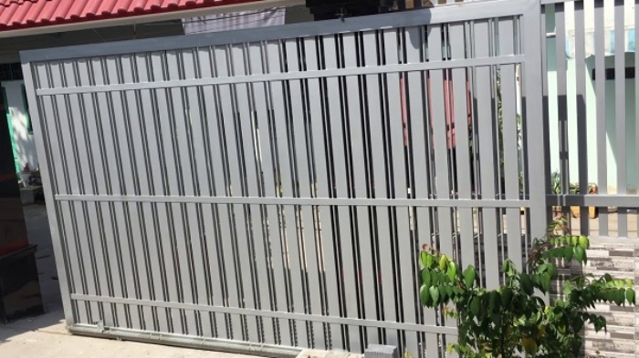 làm cửa sắt lùa 1 cánh