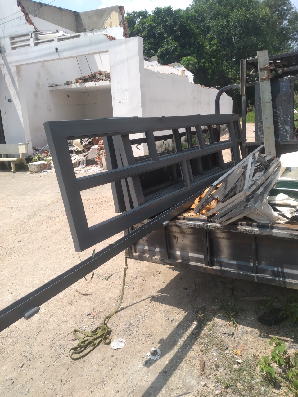 cửa cổng sắt TPHCM