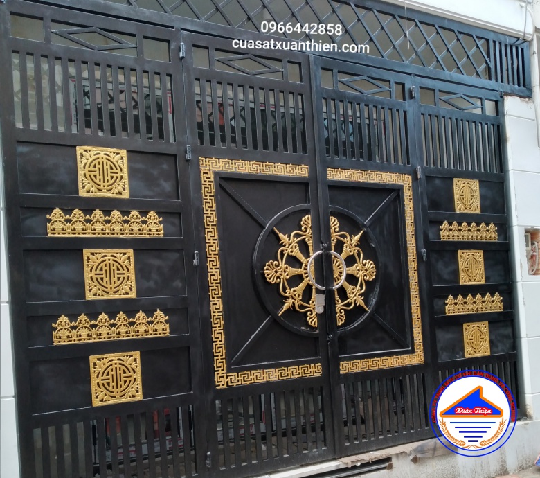 mẫu cửa sắt CNC đẹp