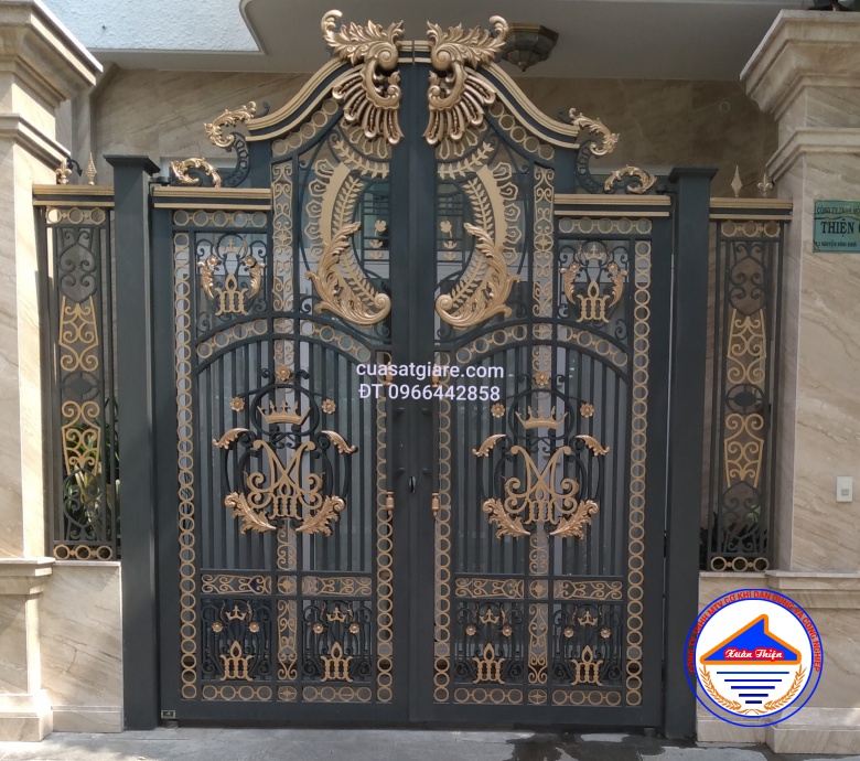 mẫu cửa sắt CNC đẹp