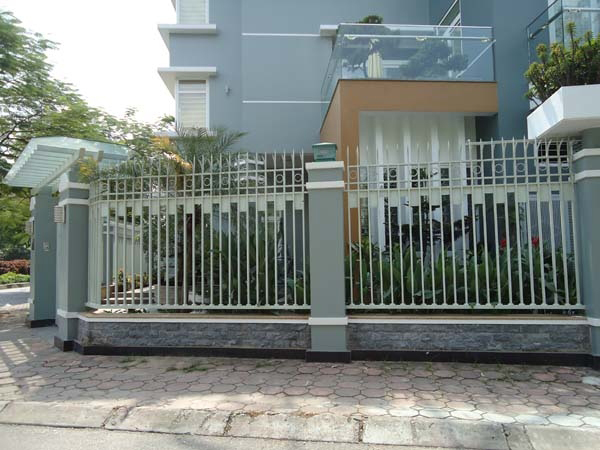 Thi công hàng rào sắt
